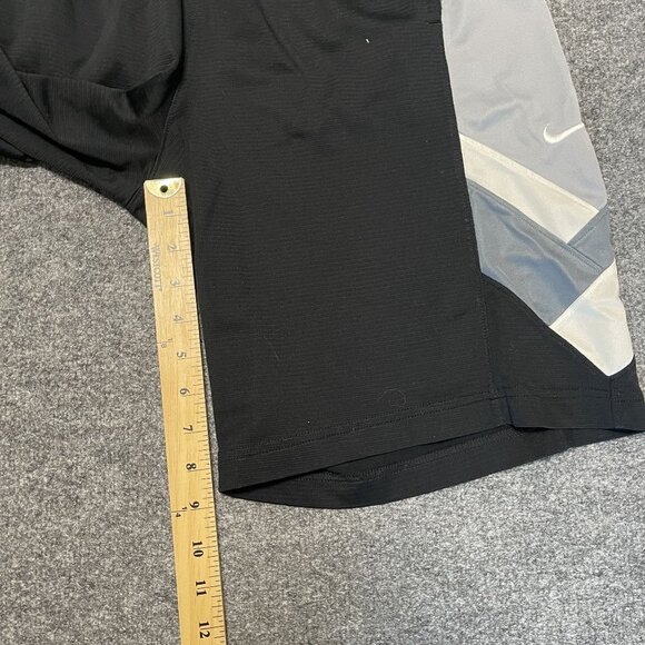 Y2K Nike Dri-Fit Mens Athletic Shorts L Black & Gray With Elastic Waistband - Picture 8 of 8